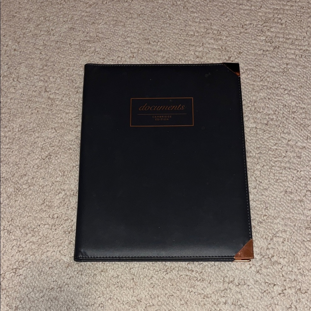NEW - Resume Document Holder
